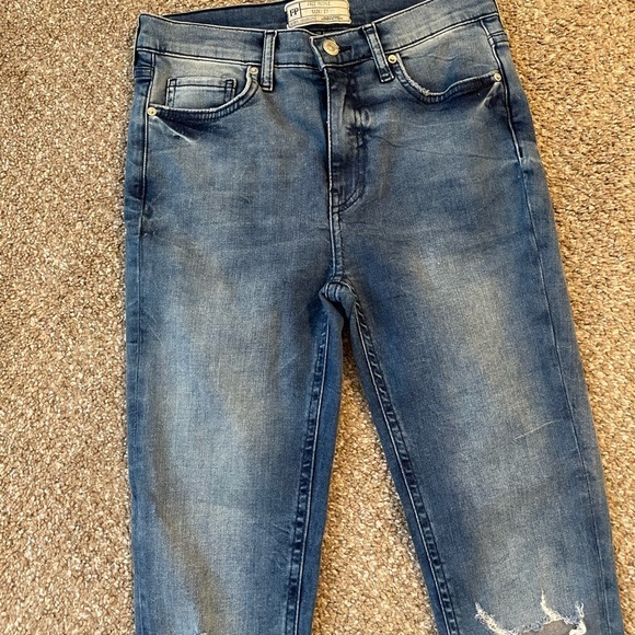 Free People ripped kness high rise skinny jeans 27 - Picture 4 of 11